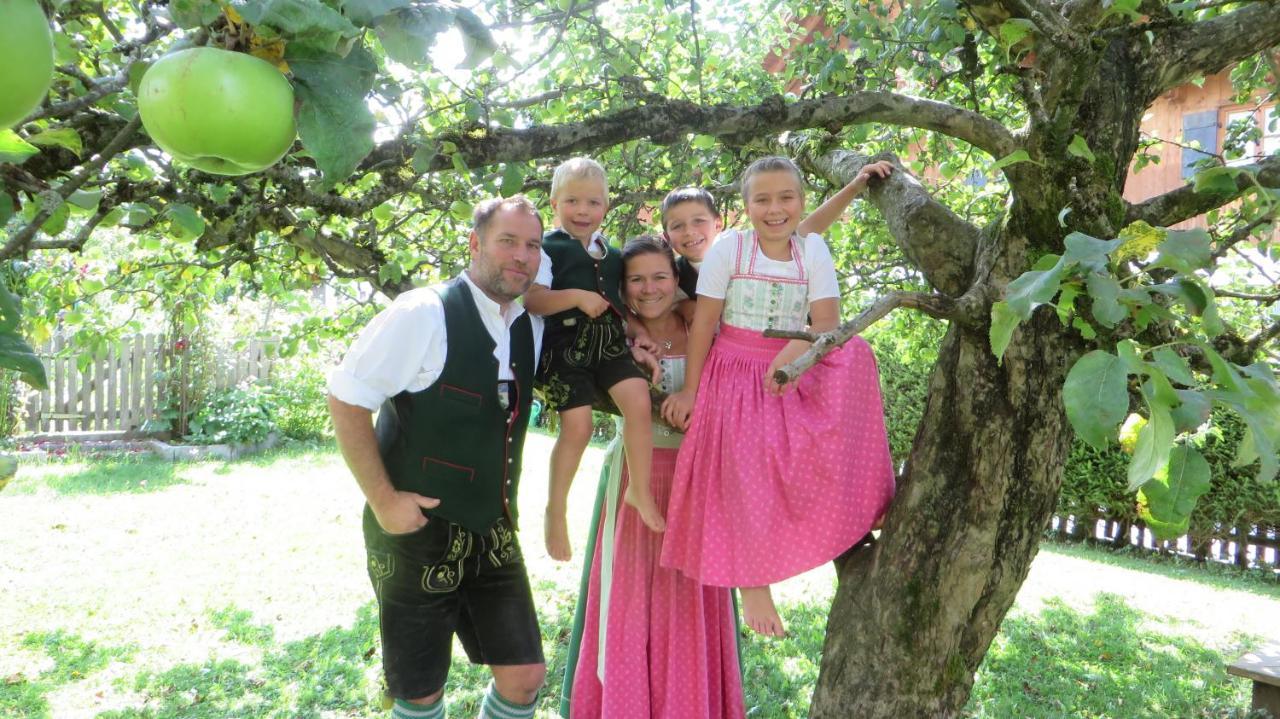 Landhaus Familie Doll Ferienwohnung Emerde Bichl Exteriör bild