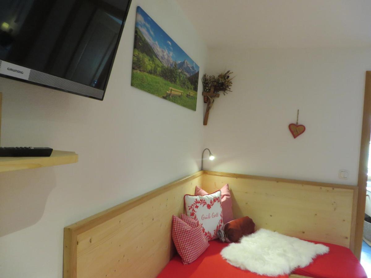 Landhaus Familie Doll Ferienwohnung Emerde Bichl Exteriör bild